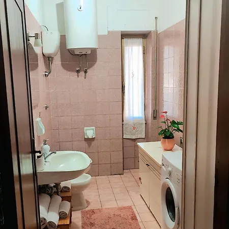 Amosina - Quiet Home, Free Parking * Λα Μανταλένα